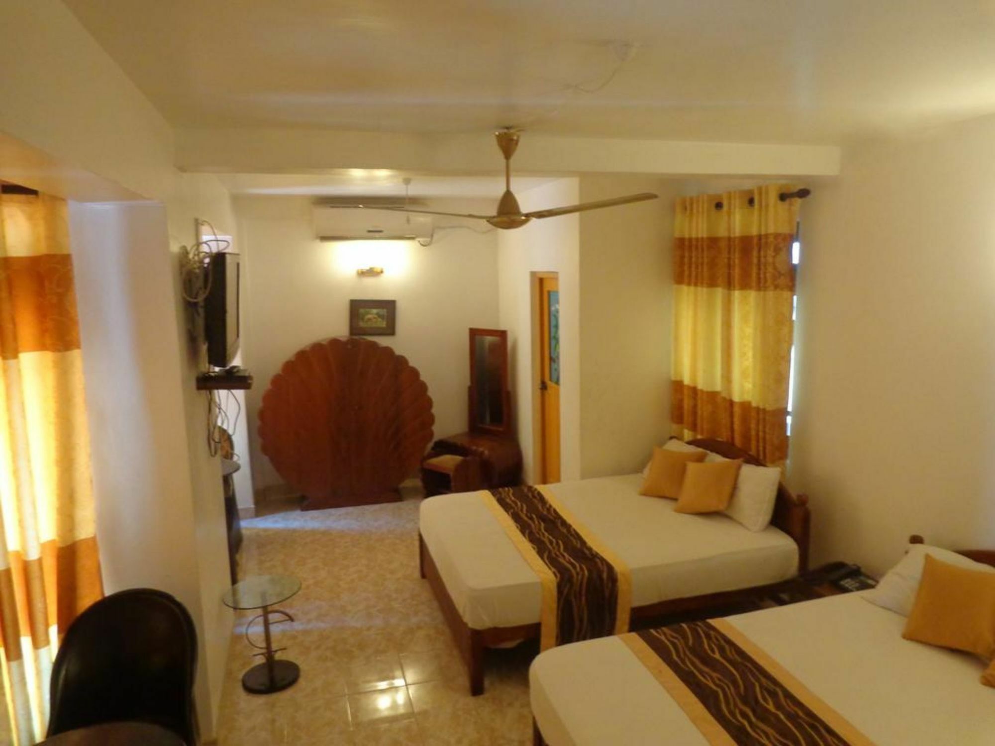 Oak Wood Inn Kandy Dış mekan fotoğraf