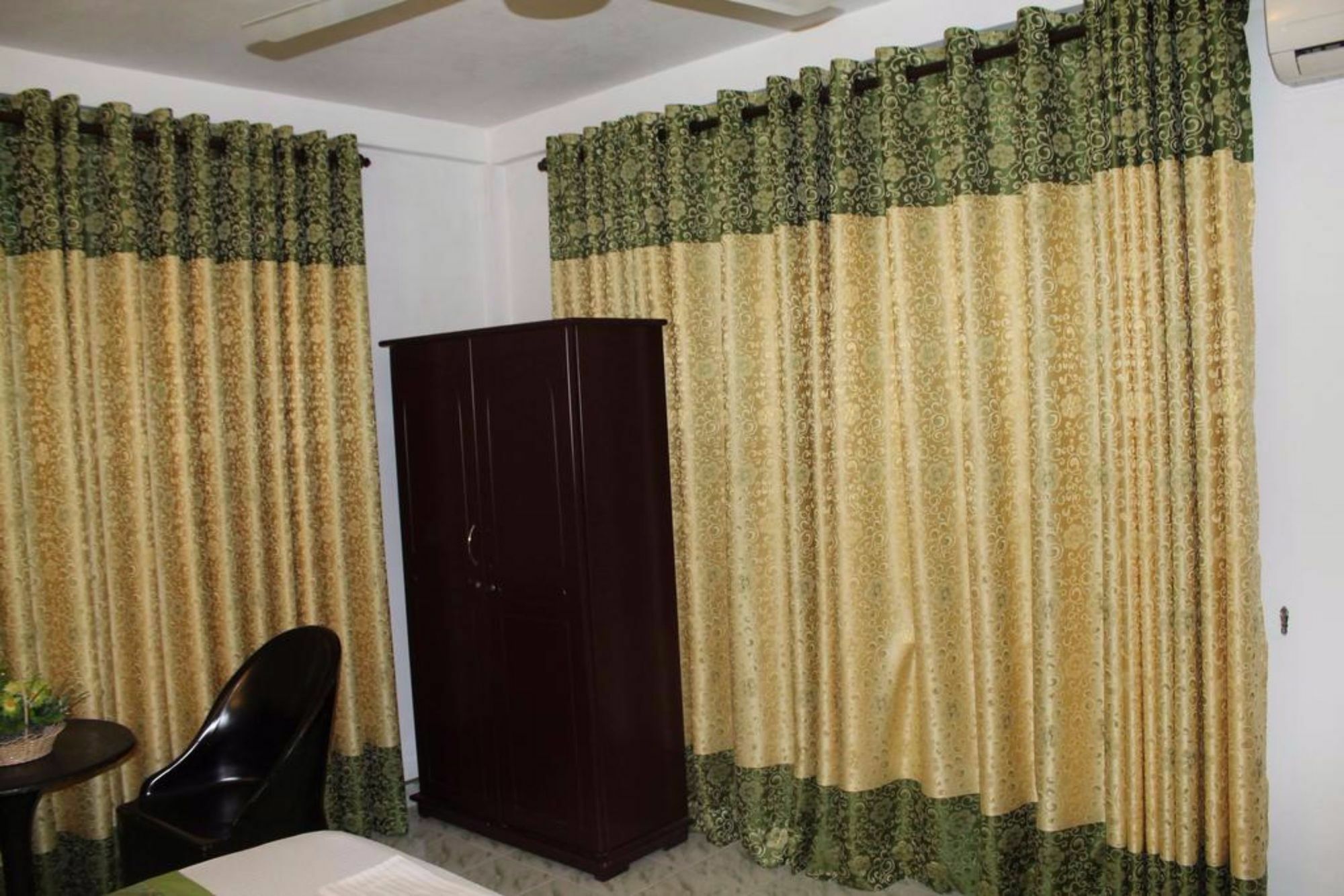 Oak Wood Inn Kandy Dış mekan fotoğraf