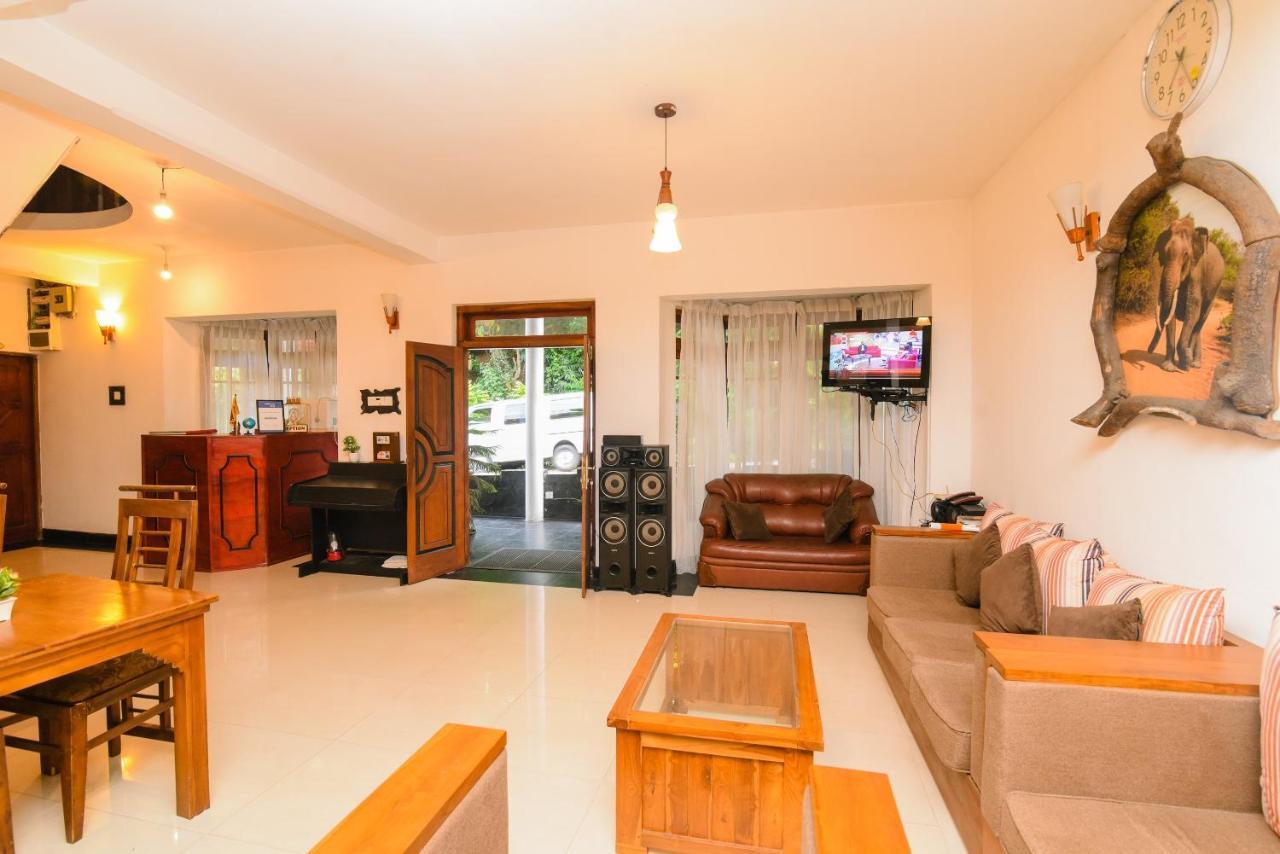 Oak Wood Inn Kandy Dış mekan fotoğraf