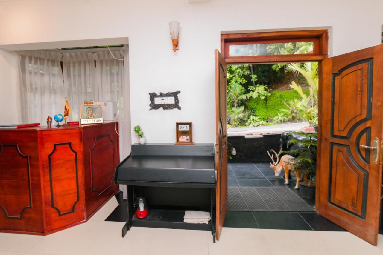 Oak Wood Inn Kandy Dış mekan fotoğraf